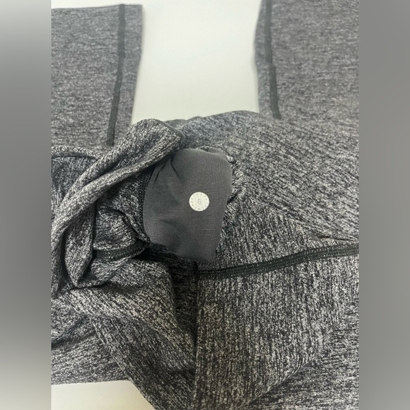 LULULEMON Wunder Under Hi-Rise Tight
Heathered Black - Picture 7 of 8